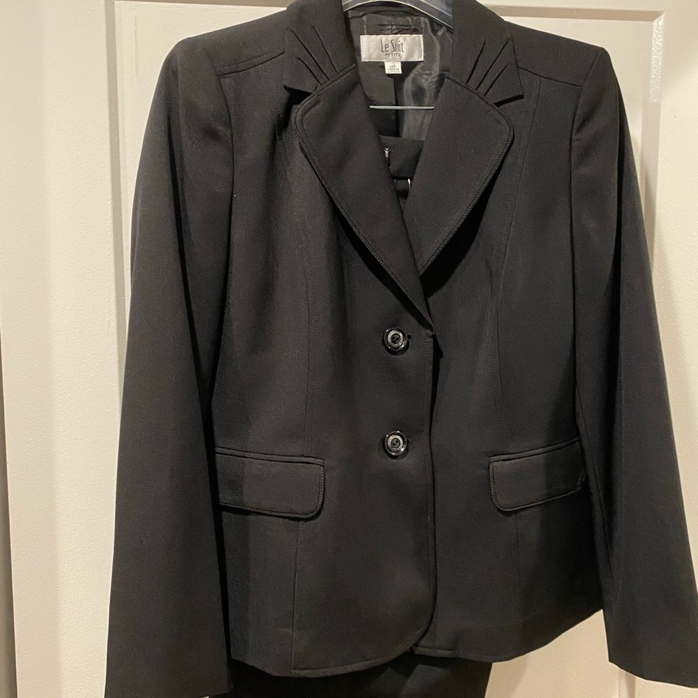 Le Suit Petite Pant Suit Size 12P